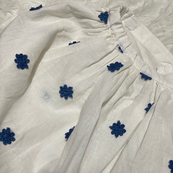 FARM Rio White and Blue Puff Sleeve Crop Top - Picture 7 of 9